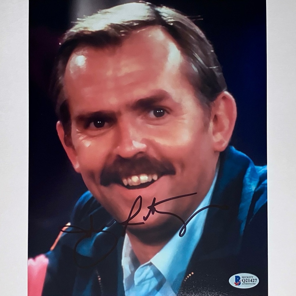 JOHN RATZENBERGER Signed 8x10 Photo / CLIFF CLAVIN On CHEERS / Beckett Certified